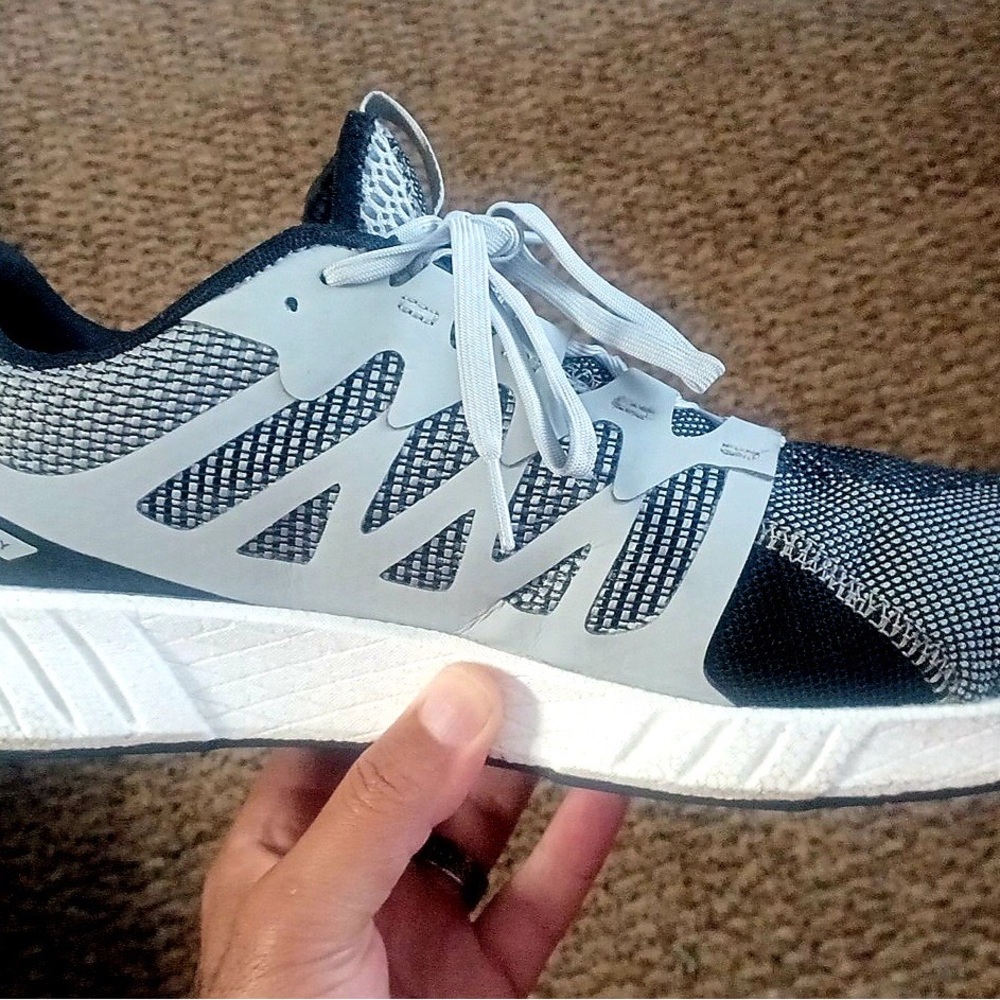 Worn 2 times, to small as in length for owner. Is a 15W. Original price $79